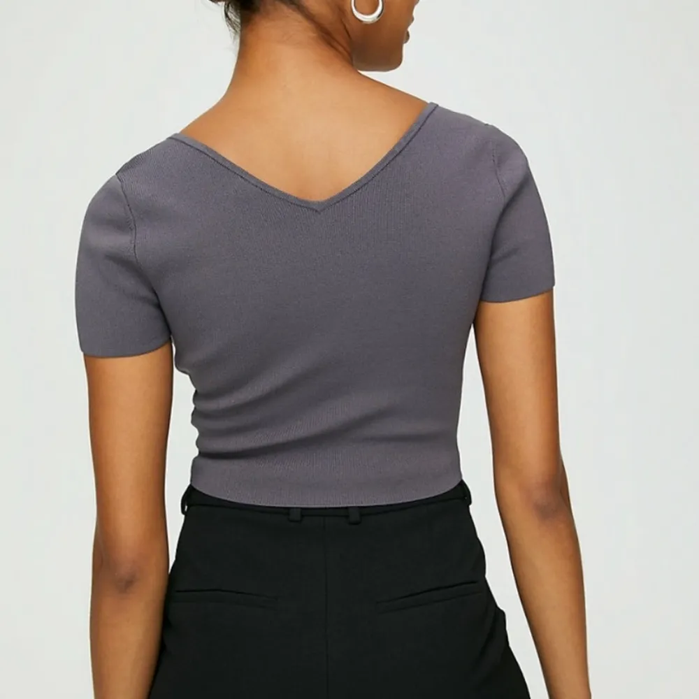 NWOT Aritzia Babaton Sculpt Knit Cross Front Crop Top Grey XXS - Image 5