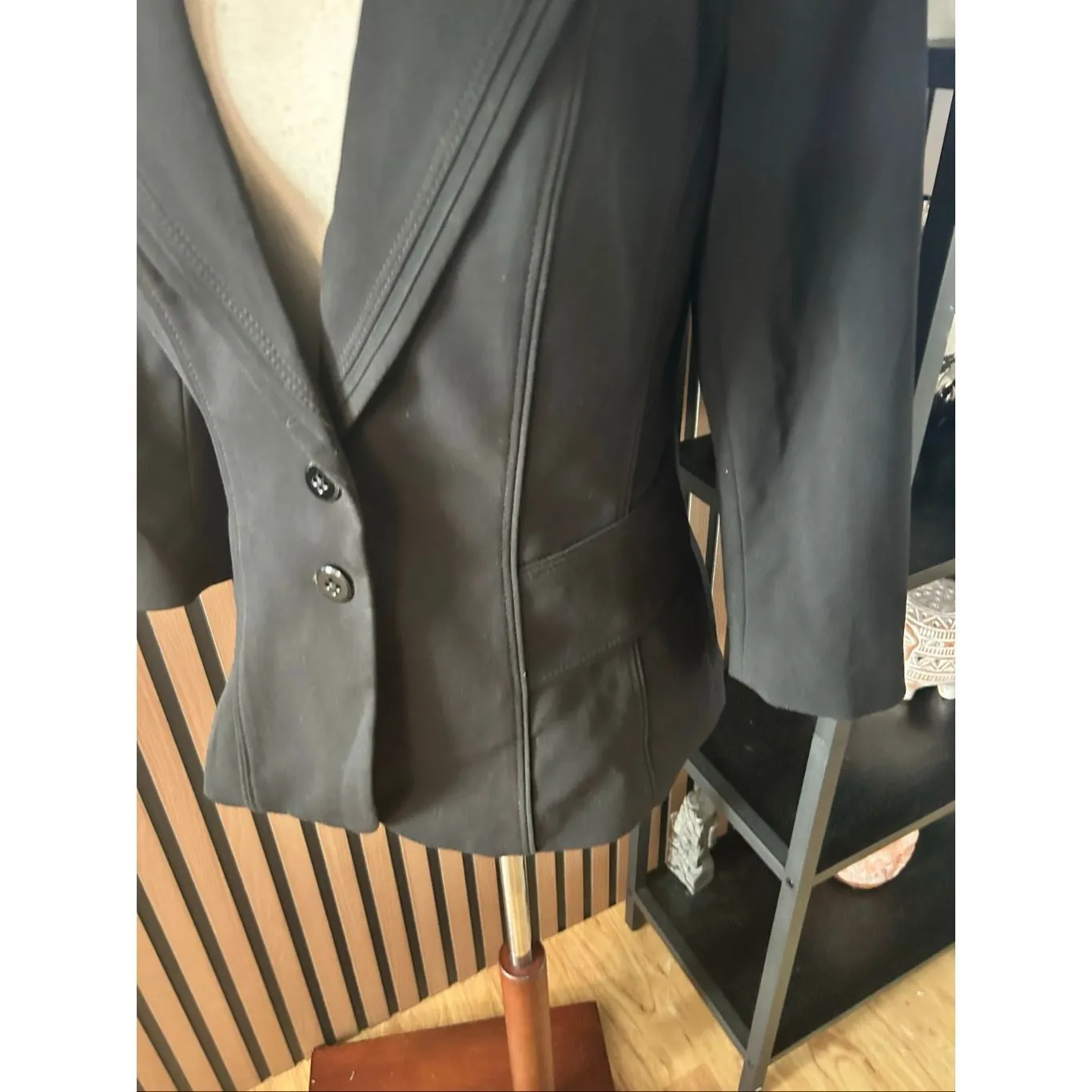 White House black market black blazer form fitting size 6 - Image 2