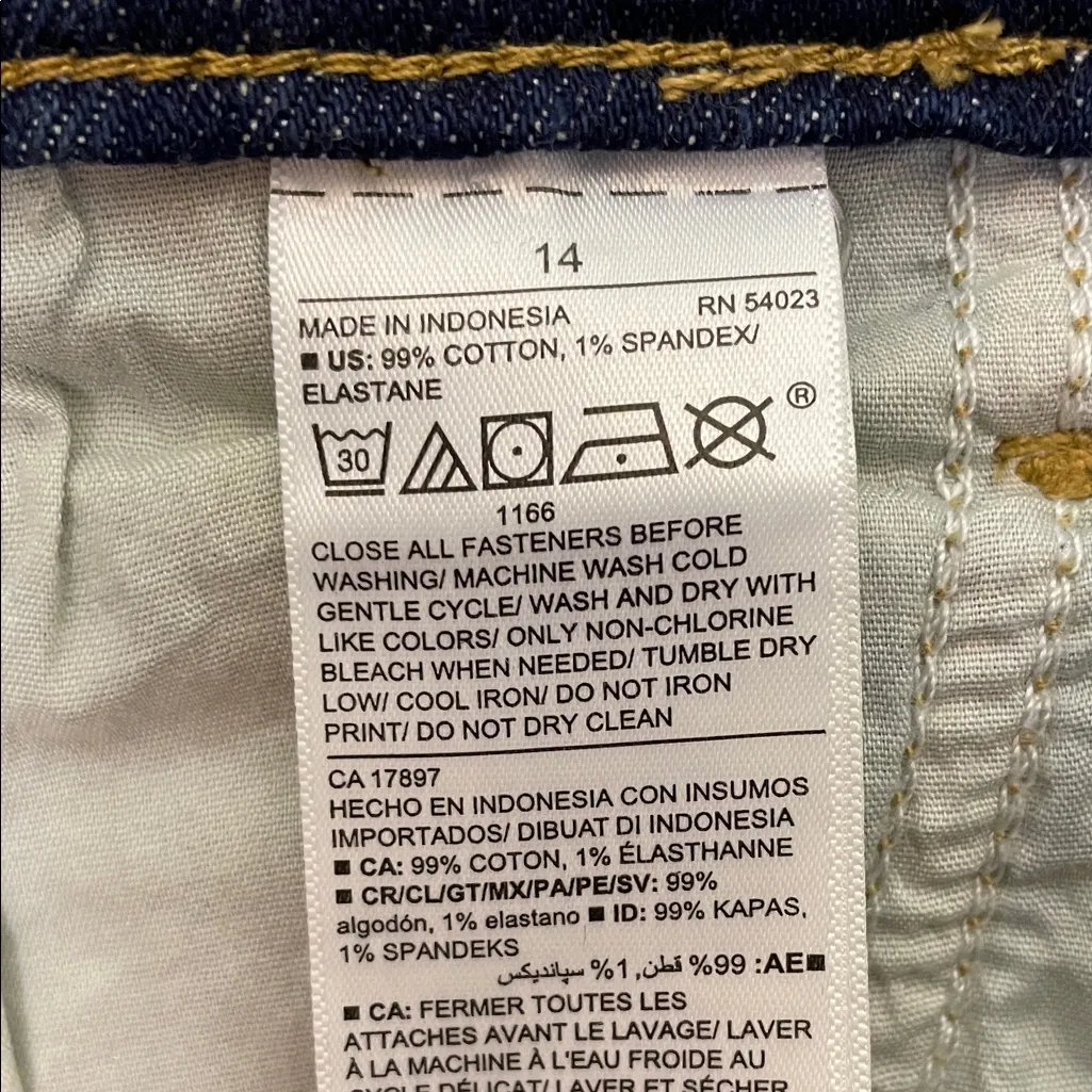 Old Navy Women’s Sky-Hi A-Line Higher High-Rise Distressed Dark Denim Shorts - Image 7