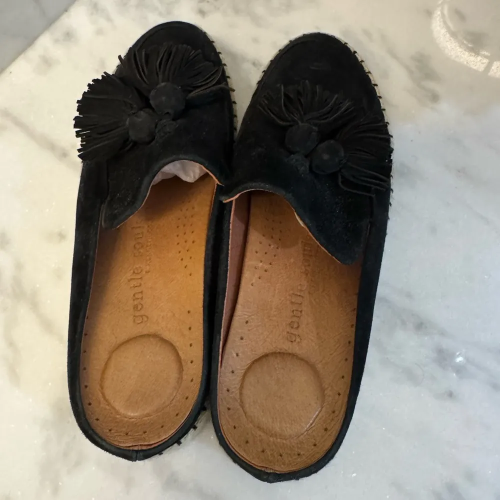 Gentle Souls  black mules - Image 2