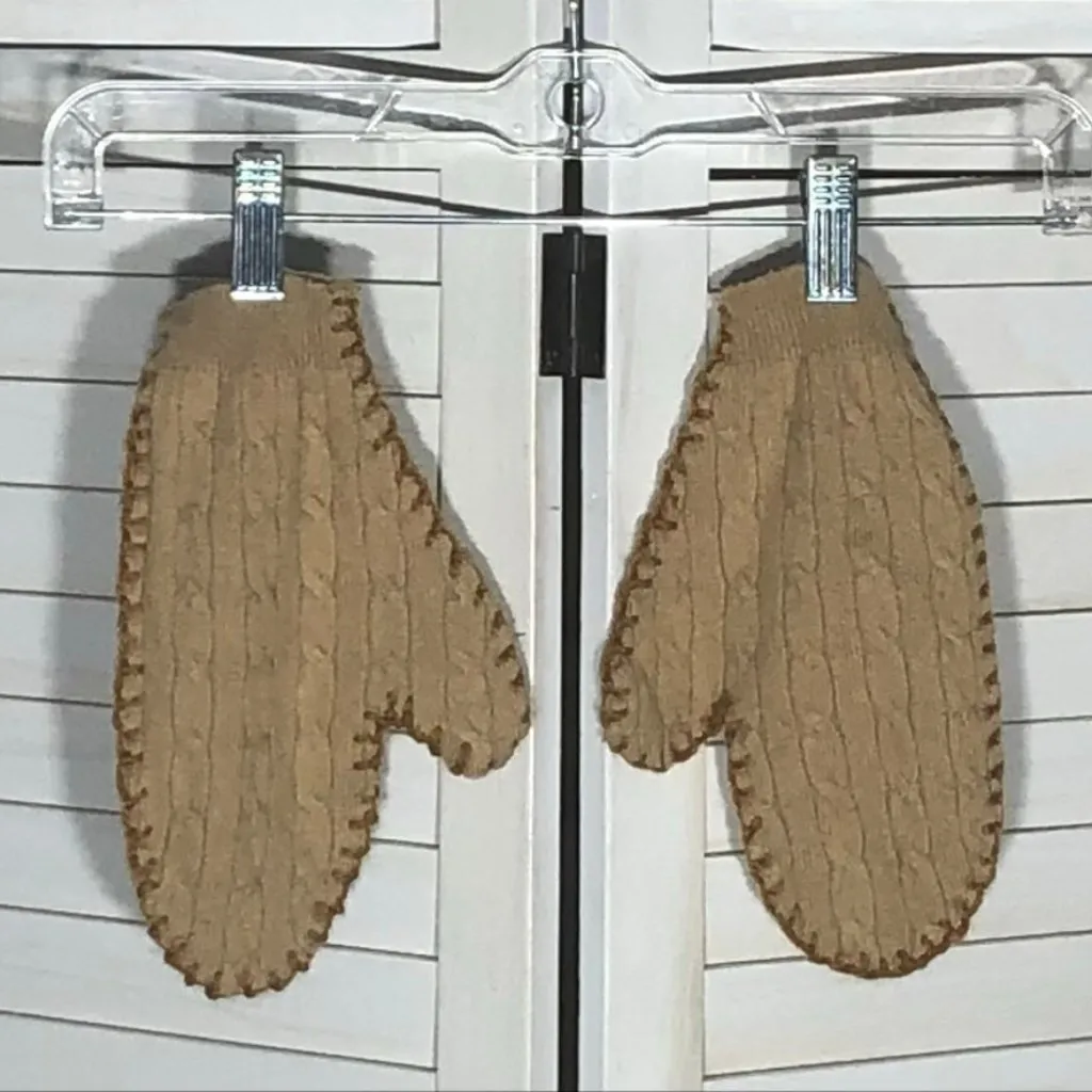 Vintage Cable Knit Wool Mittens 3D Puppy Appliqué Embroidery Edging Beige Large Tan - Image 4