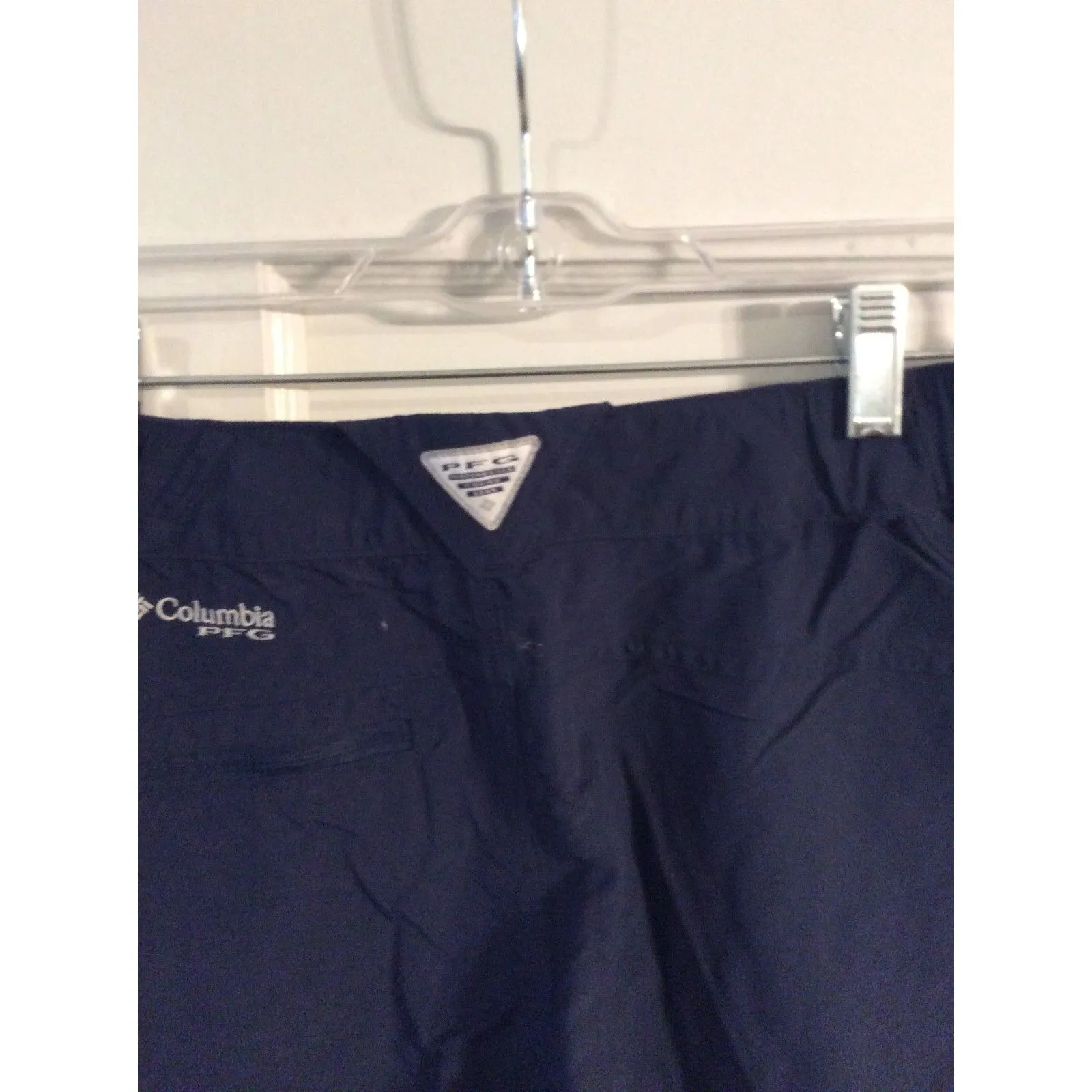 Columbia Women's Omni Shade Navy Blue Shorts Size Small 5" Inseam - Image 2