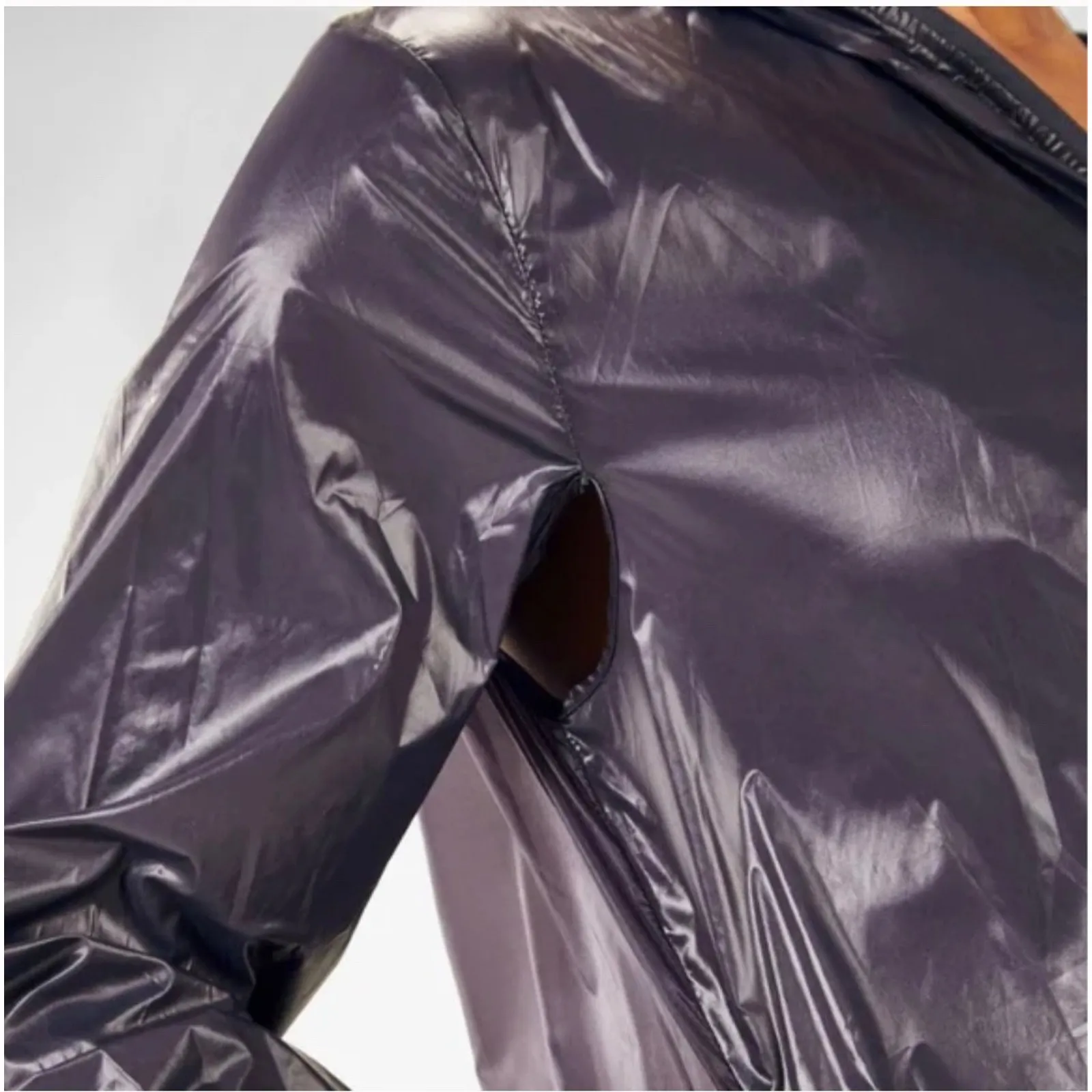 Fabletics  Kali Run Jacket Hooded Packable Lightweight Nylon Vent Blue Small - Image 3