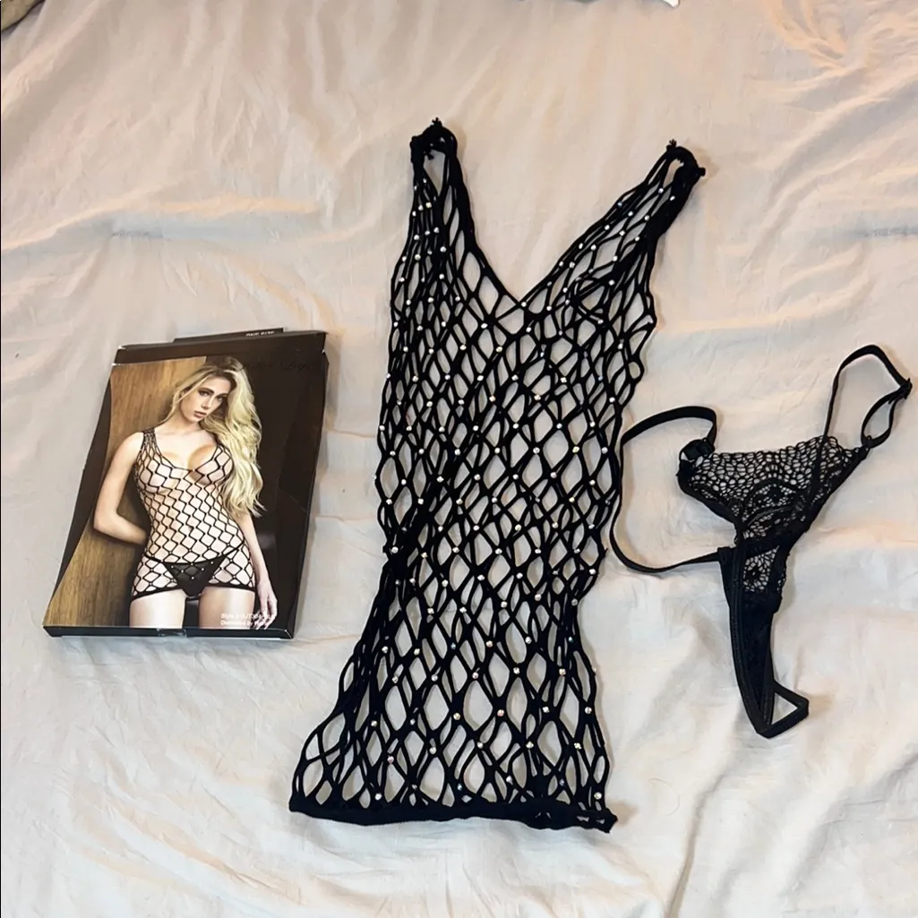 Black Mesh Chemise‎ with Plunging Neckline Size undefined - Image 7