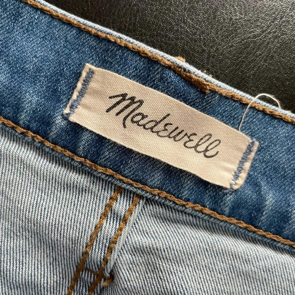 Madewell Women's High Rise Denim Shorts Light Wash Cut Off Button Fly Size 26 A4 - Image 8