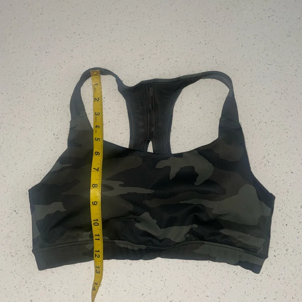 ATHLETA camo sports bra size L - Image 6