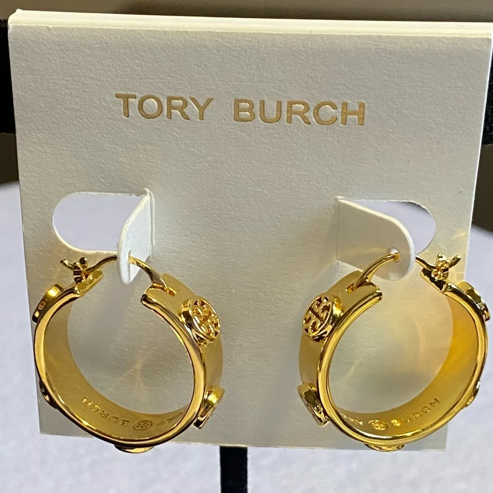 Tory Burch  Miller stud huggie hoop medium size - Image 4
