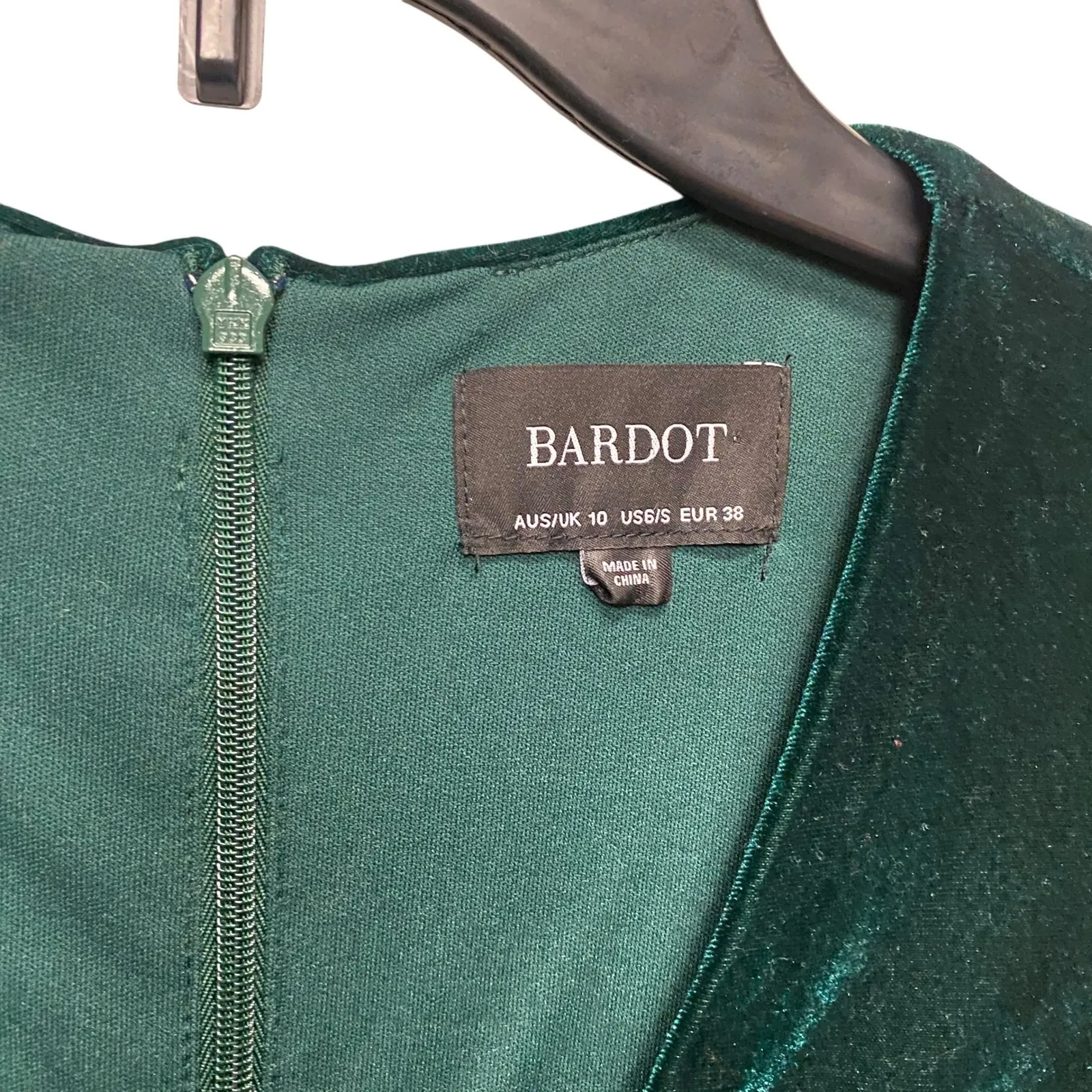 Bardot VNeck Emerald Green Velvet Long Sleeve Sz 6 Midi Dress Evening Cocktail - Image 7