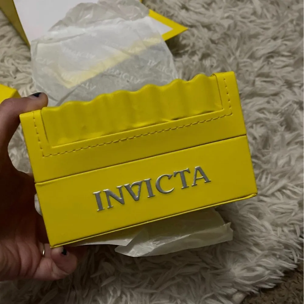 Invicta Womens  watch, super pretty - Image 5