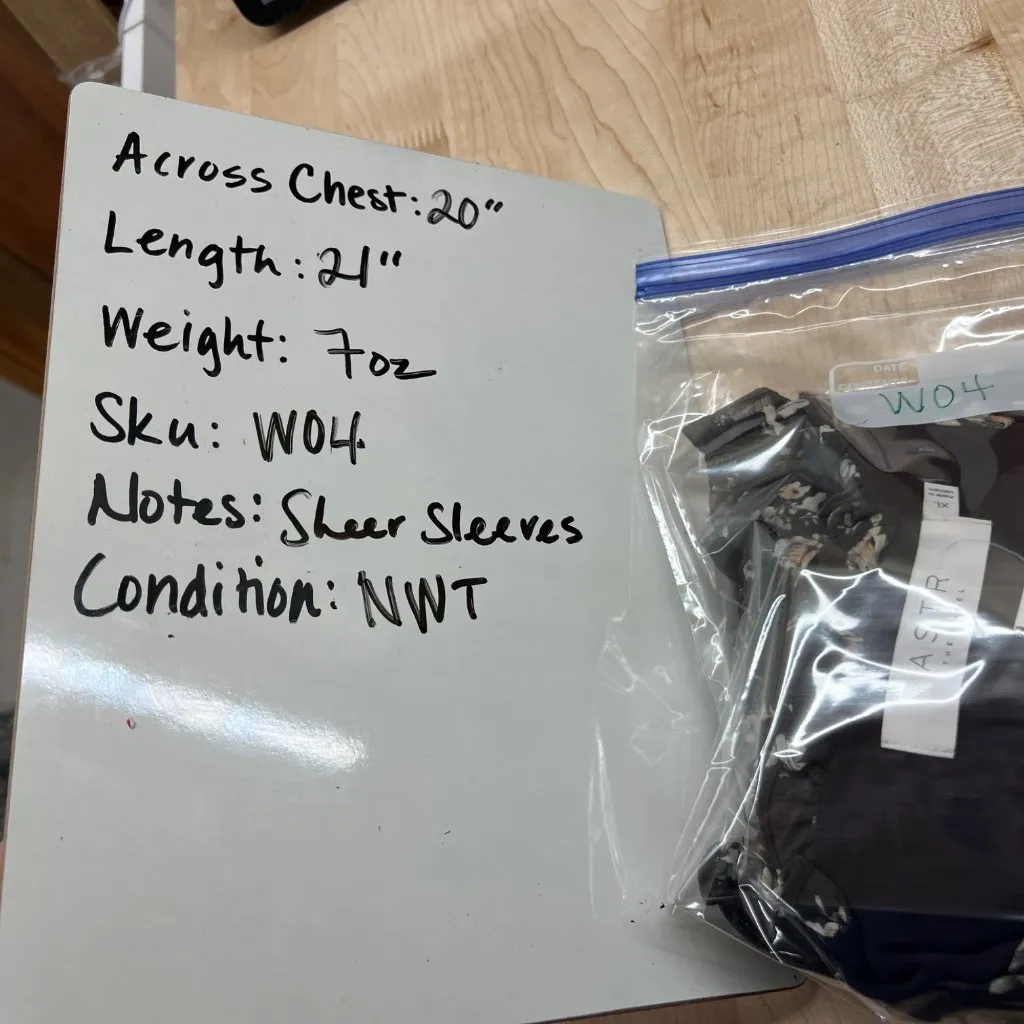 ASTR The Label Floral Ruffle Peplum Blouse Sheer Sleeves V-Neck Gray Size XL NWT - Image 10