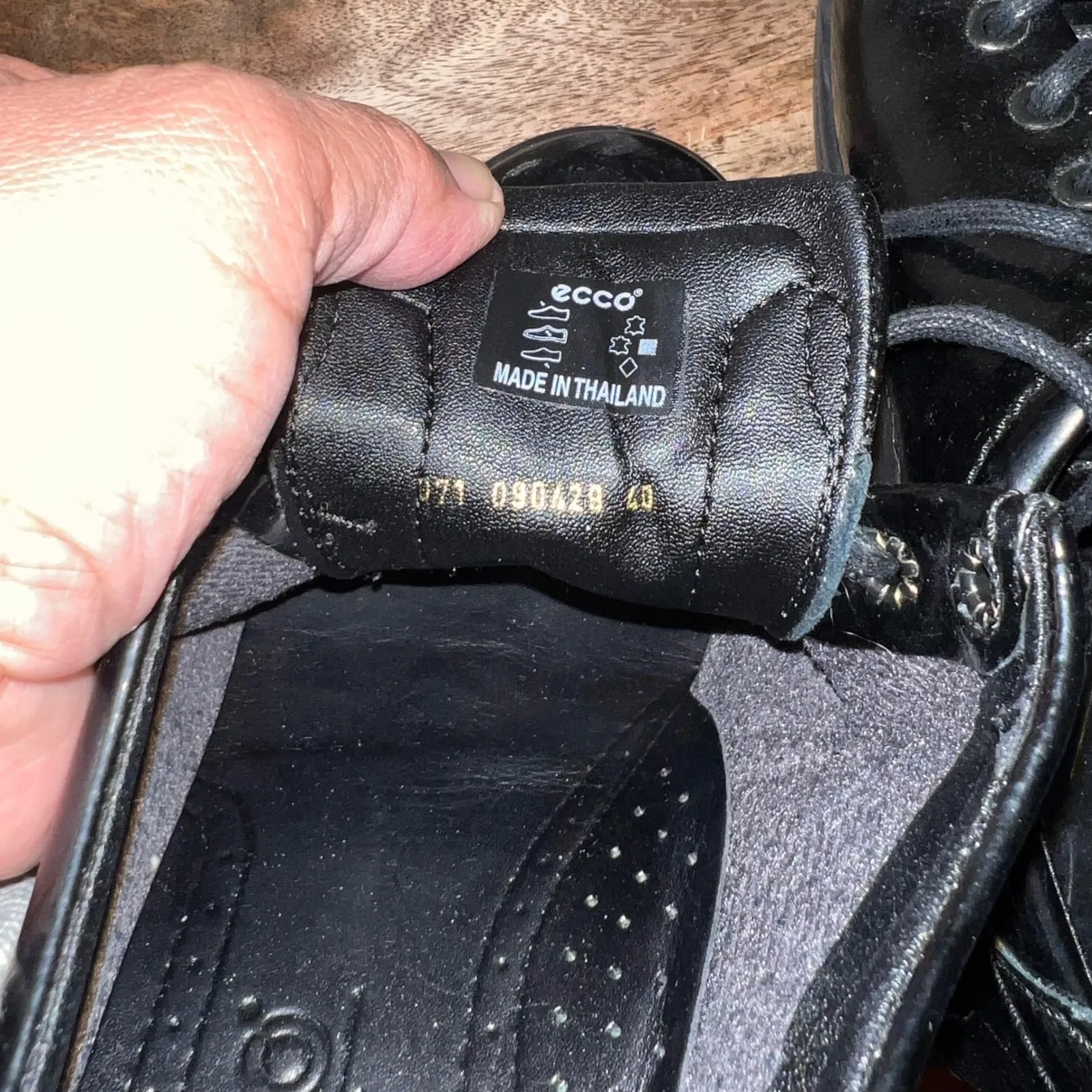 Ecco Soft 2.0 Tie Womens 40/9M Sneakers Black Patent Leather Casual Shoes Career - Image 2