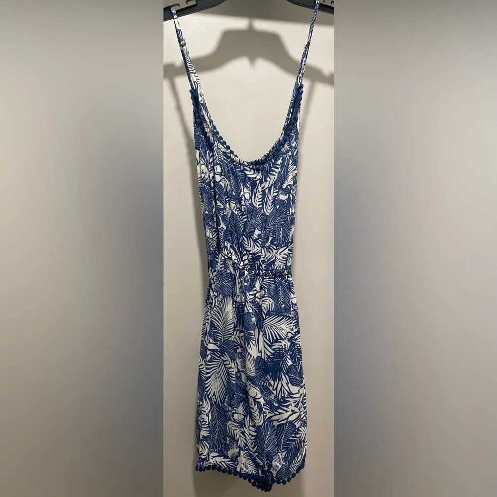 Xhilaration Blue & White Tropical Print Sleeveless Spaghetti Strap Romper - XS - Image 12