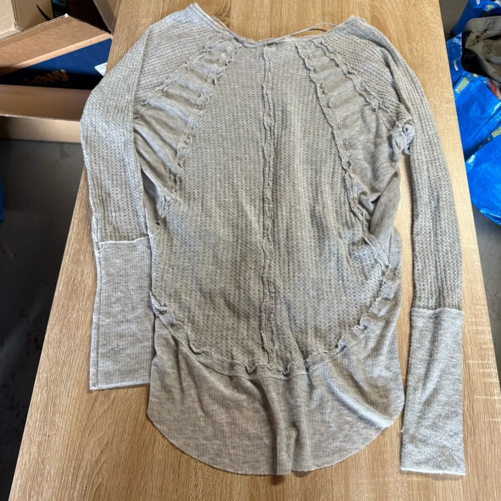 We The Free People Catalina V Neck Thermal Top Size Small Lagenlook Oversized - Image 7