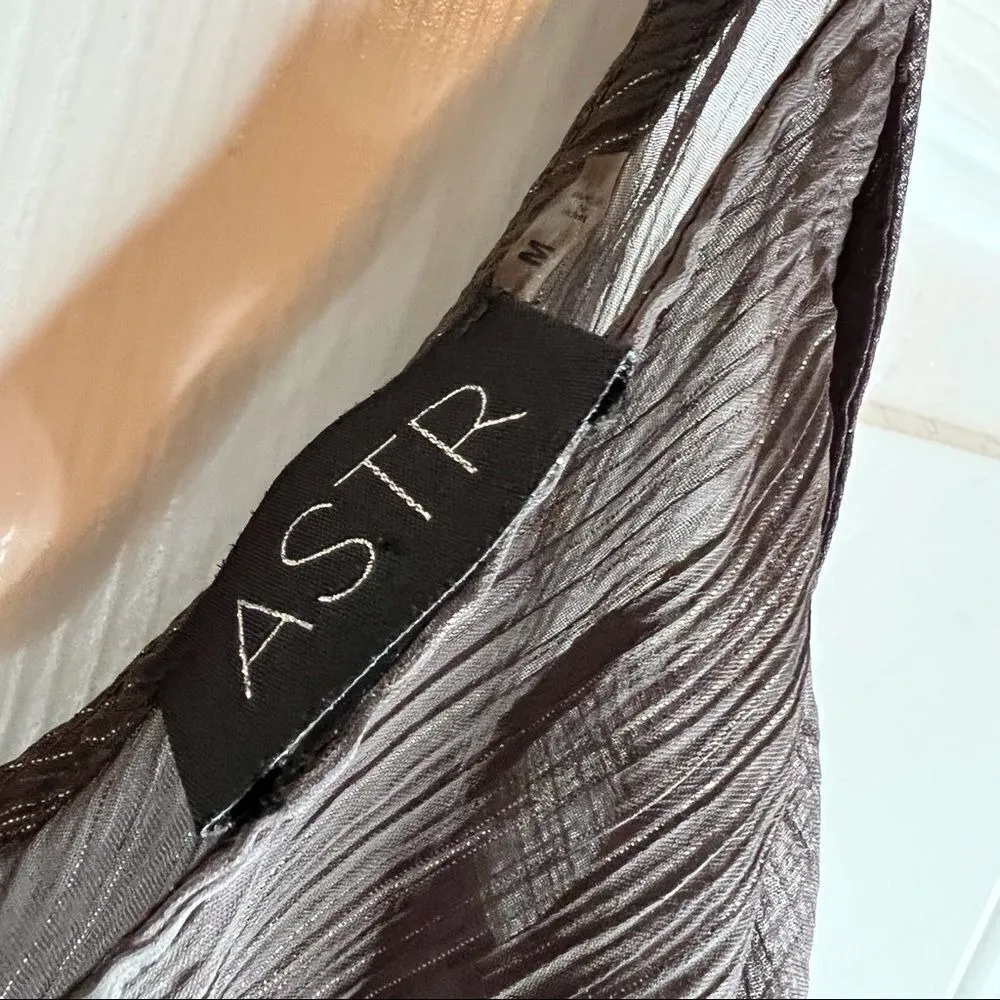 Anthropologie ASTR Sleeveless Flowy Blouse, size Medium. - Image 9