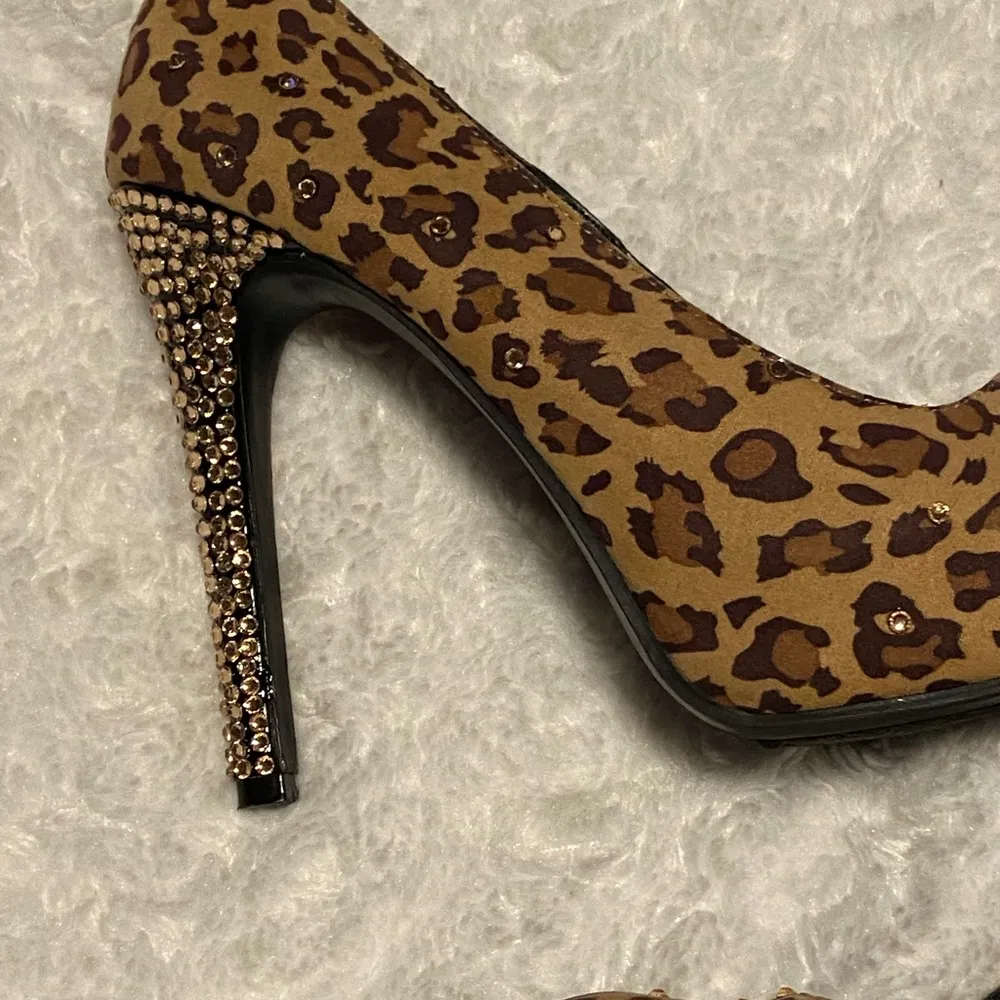 Kardashian Kollection Collection Leopard Stiletto 8M Platform heels With Bling - Image 2