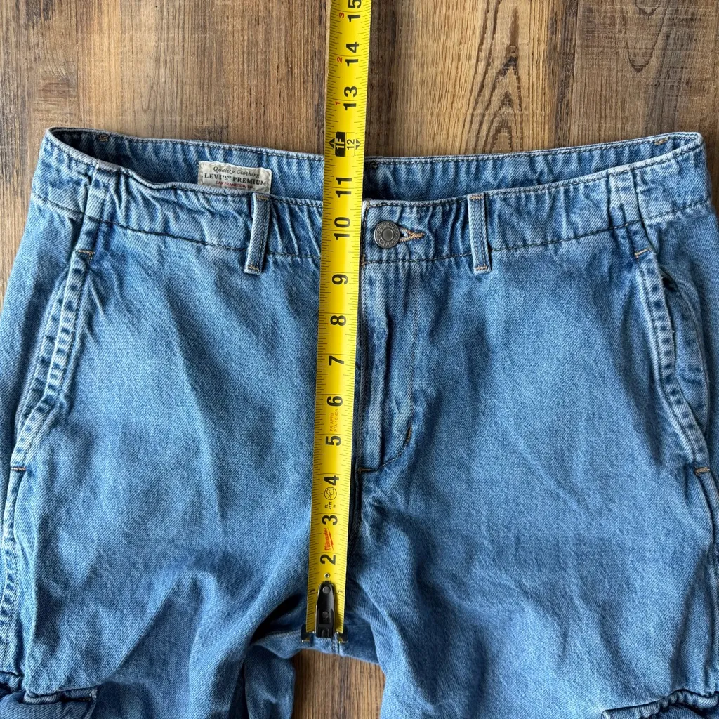 Levis Premium Womens Baggy Wide Leg Cargo Lightweight Grungy 90s Jeans Size 29 - Image 4