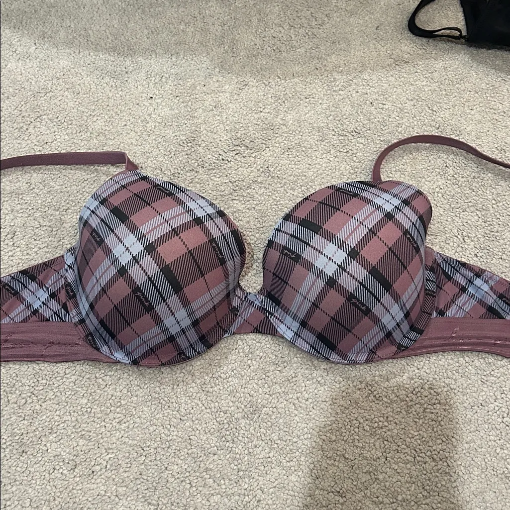 PINK “wear everywhere t-shirt lightly lined” bra bundle! - Image 2