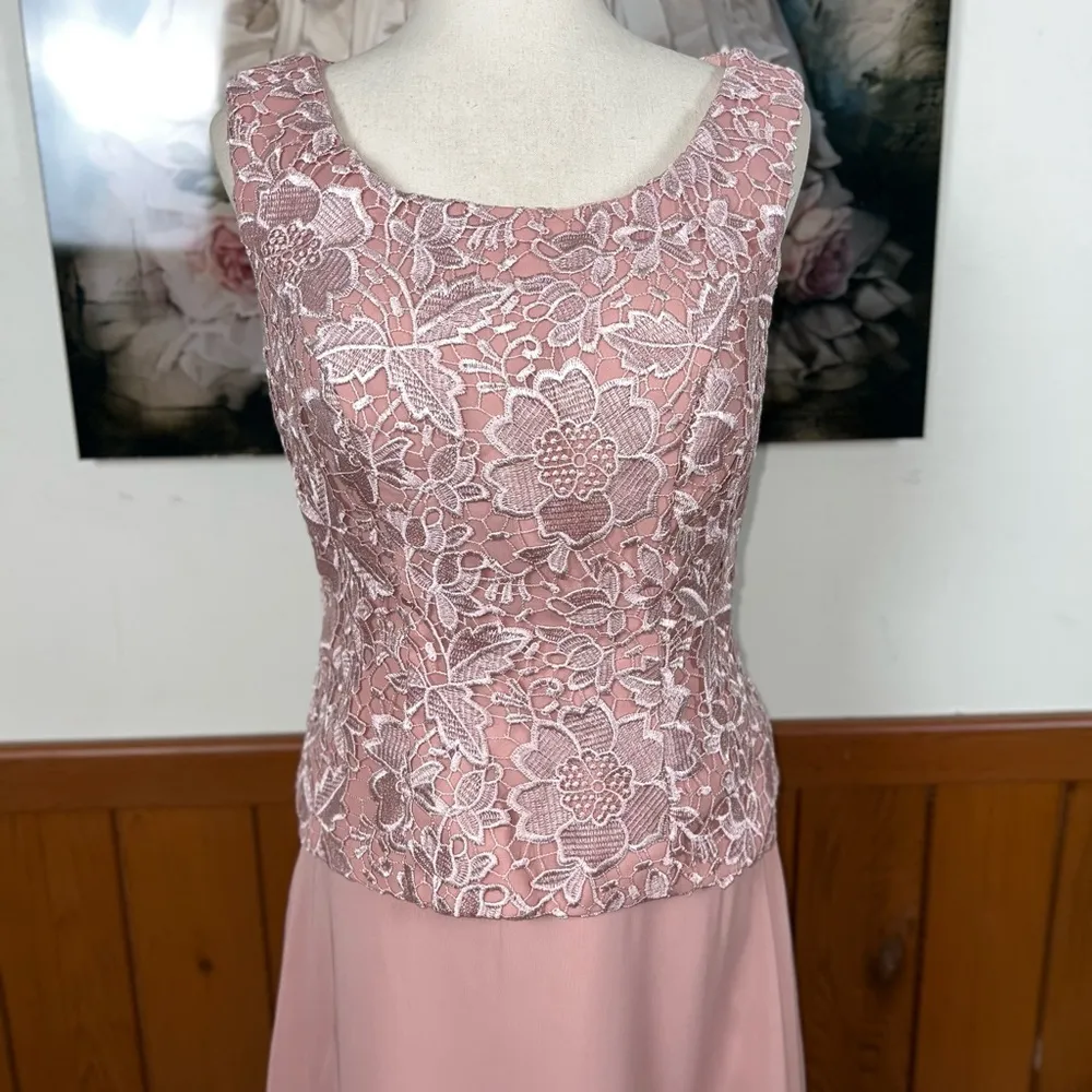 Beautiful New Wedding Dress Boutique Mother of the Bride Gown! - Image 3