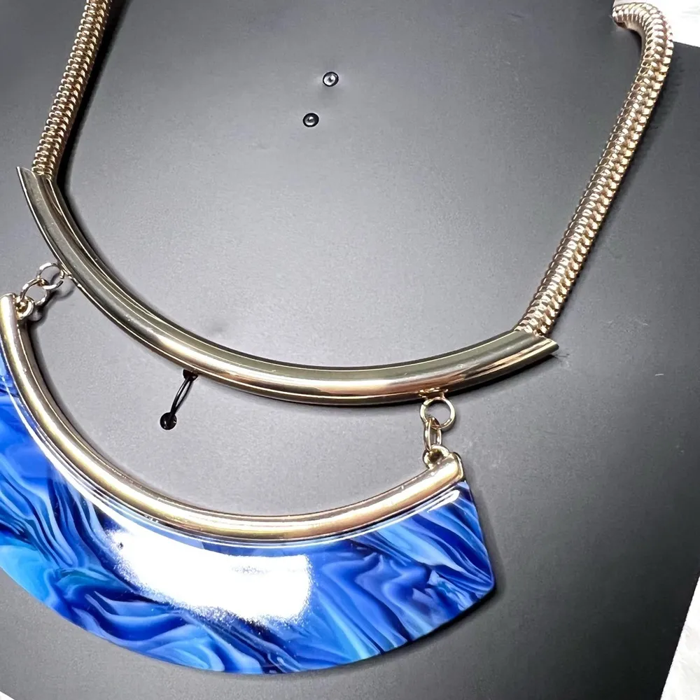 Thalia Sodi gold and Blue Statement Necklace NWT - Image 3