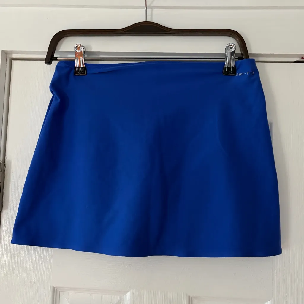 Nike Royal Blue Dri-Fit Skort with Lime Logo Size Small EUC - Image 3