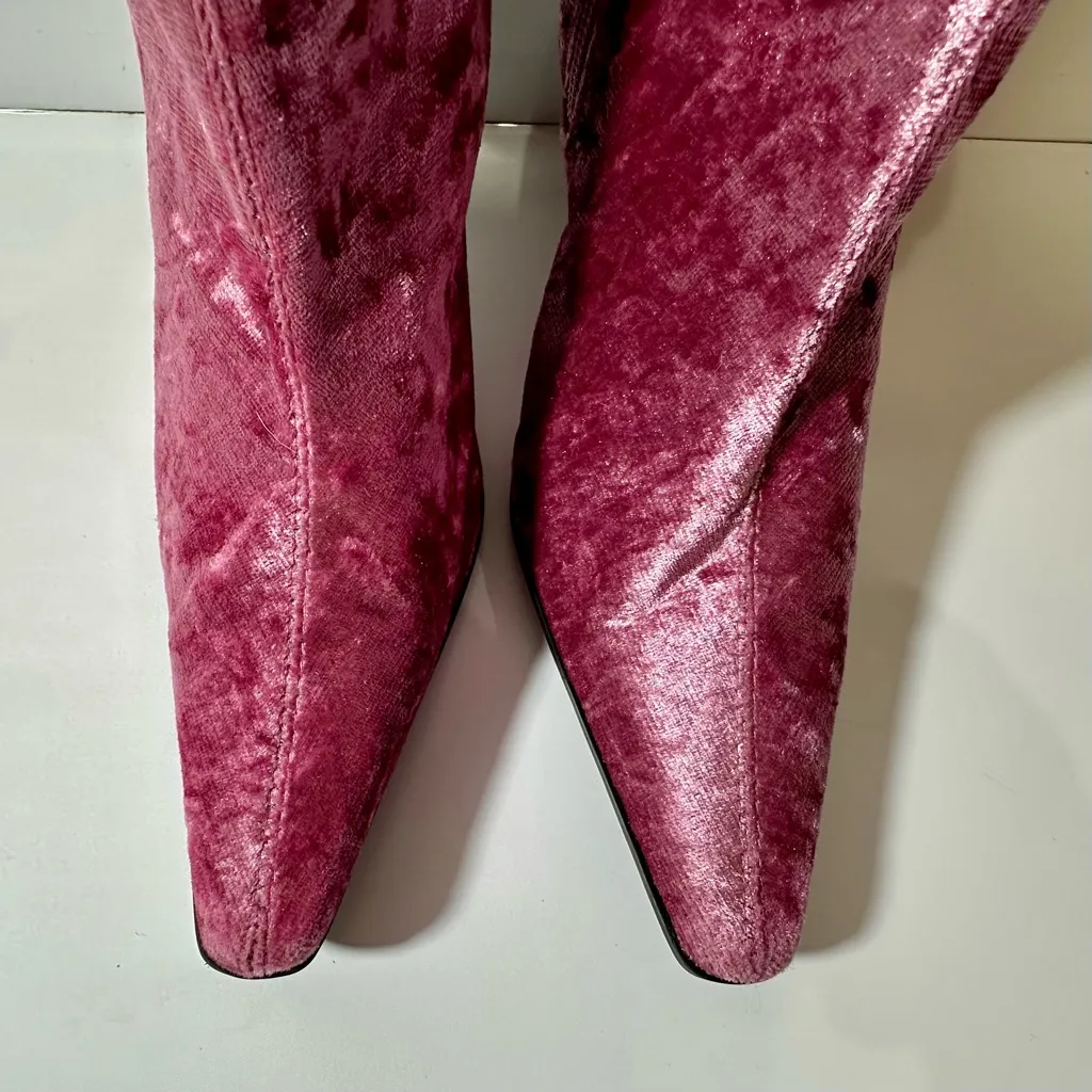 Preloved PREDICTIONS velour boots - mauve - size 8.5 - Image 3