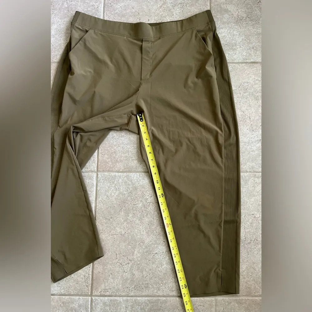 Athleta Plus Size 22 Olive Green Athletic Performance Stretch Pants Pull On - Image 3