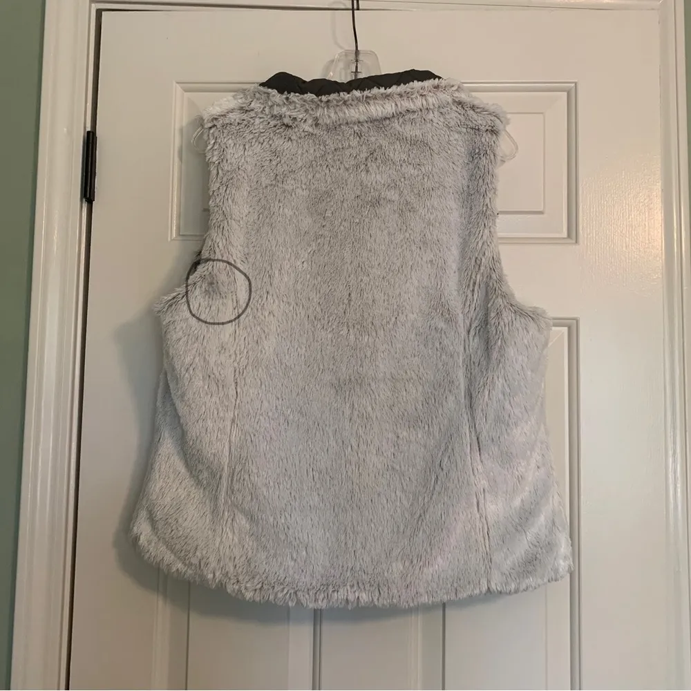 Weatherproof Reversible Quilted Vest - Image 6