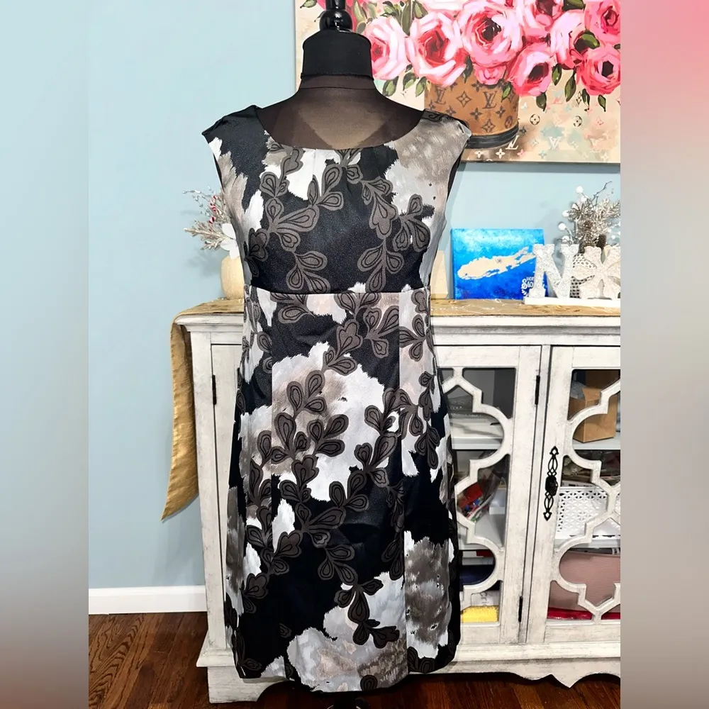 🦋 AGB Dress Classy & Sexy Floral Black Size 8 - Image 4