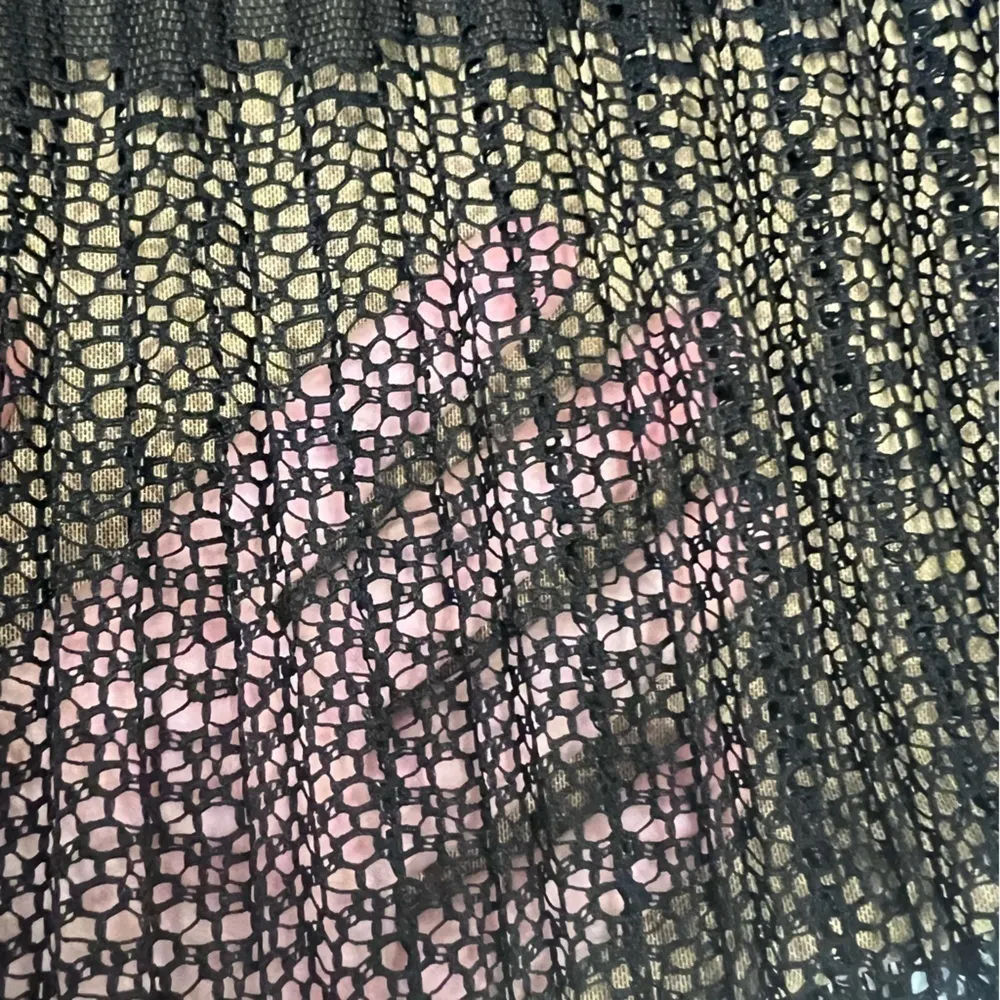 Alexis - Becca Sleeveless Plisse Lace Minidress, Black - Image 9