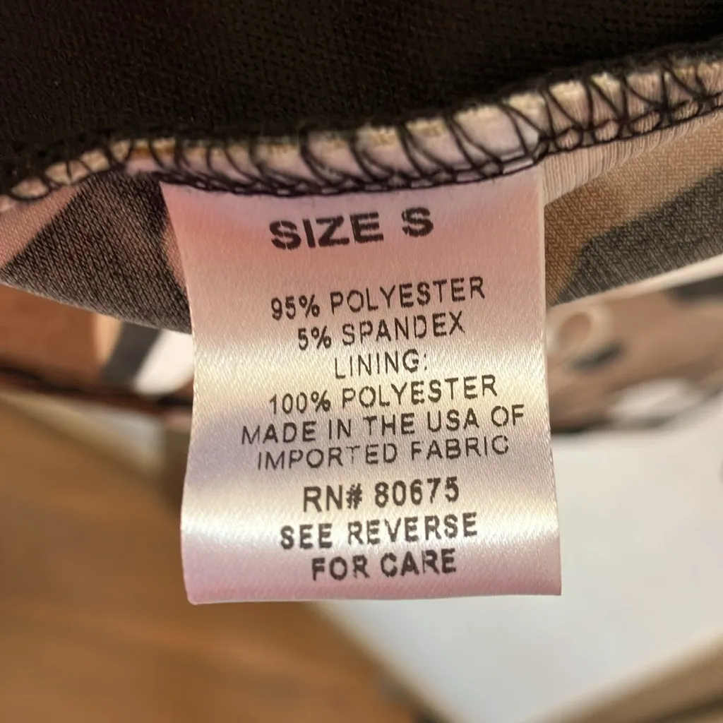 Dressbarn Elegant cover up small - Image 3