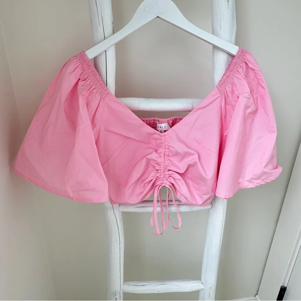 Mable Puffed Bell Sleeve Front Tie Crop Top Pink Size Medium - Image 9