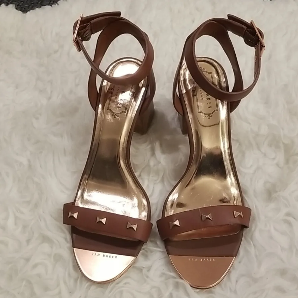 💕TED BAKER💕 Biah Ankle Strap Studded Bow Block Heel Sandals Brown EU 39.5 NWT - Image 3