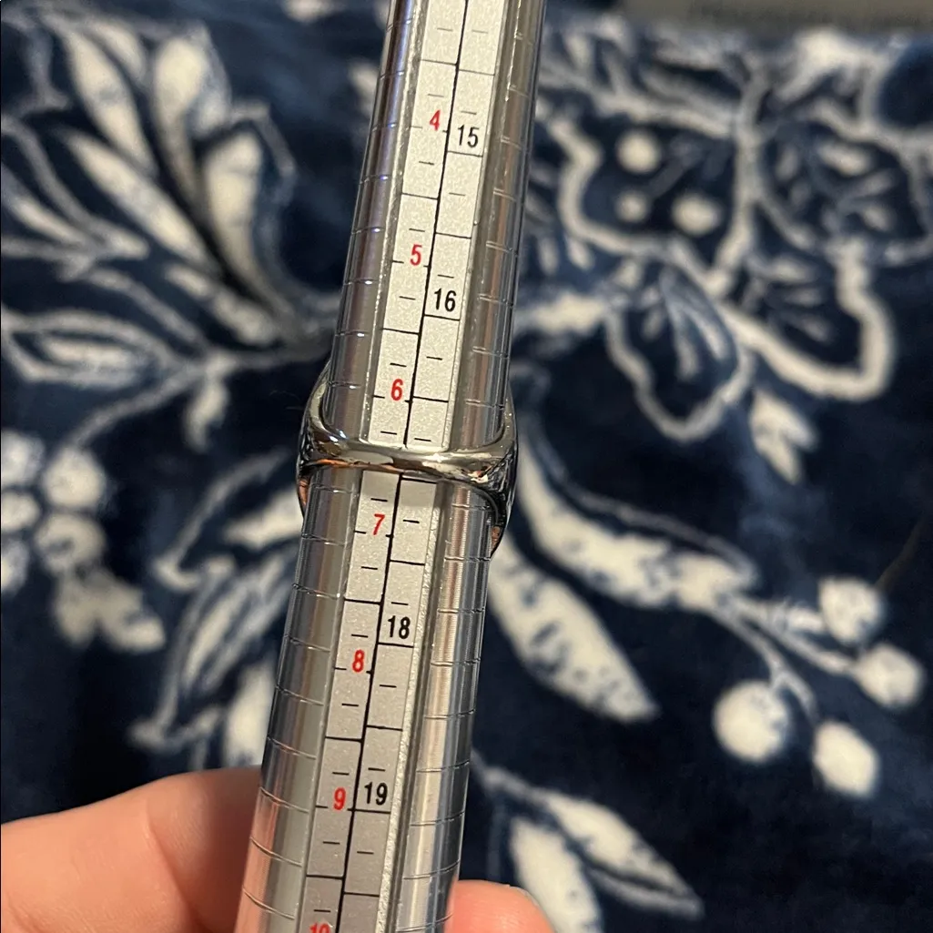 NEW! #11 Statement Ring Animal Print Design Set in silver-toned metal rhinestone - Image 5