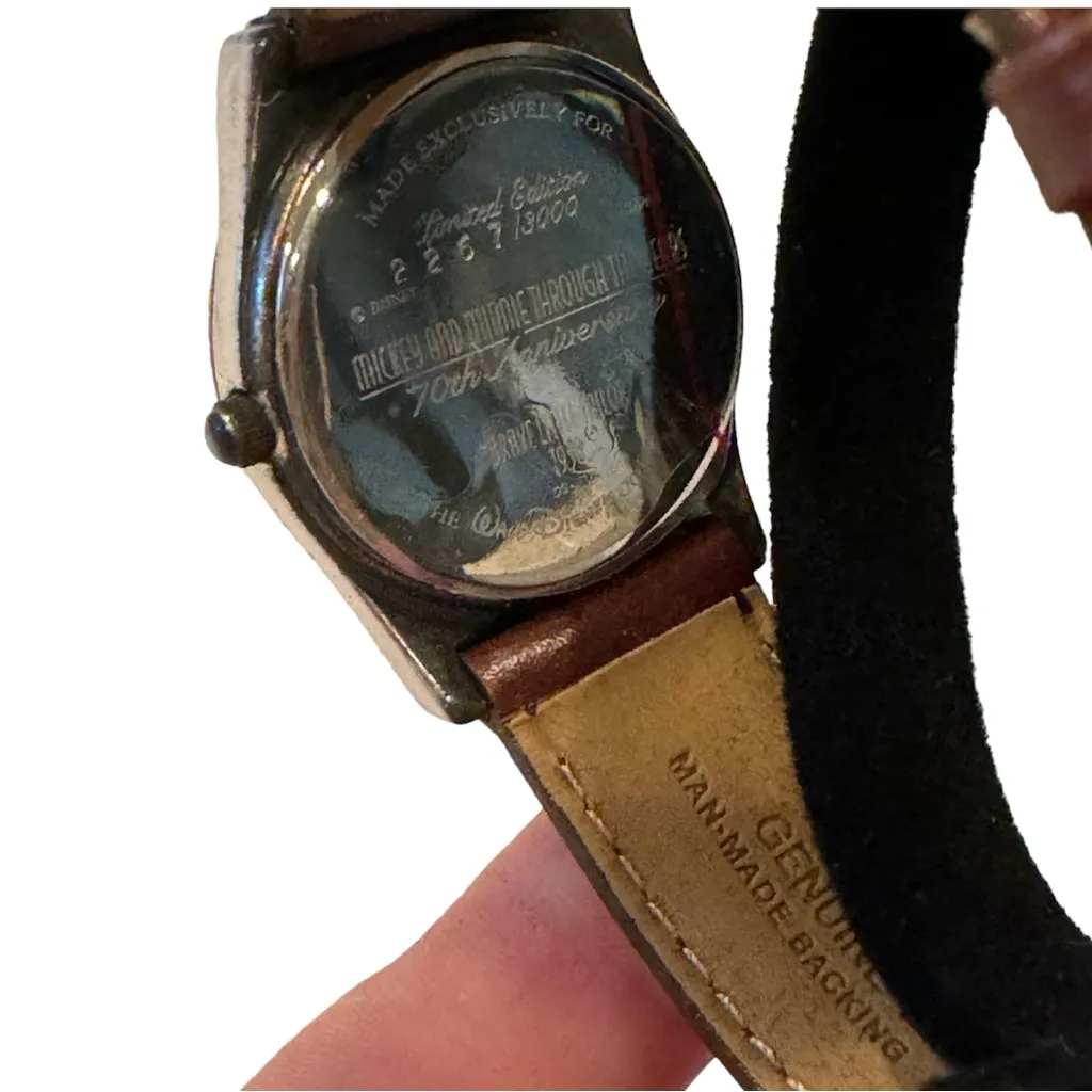 Disney’s Mickey and Minnie Through the Years “Brave Little Tailor” Vintage 1998 - Image 6