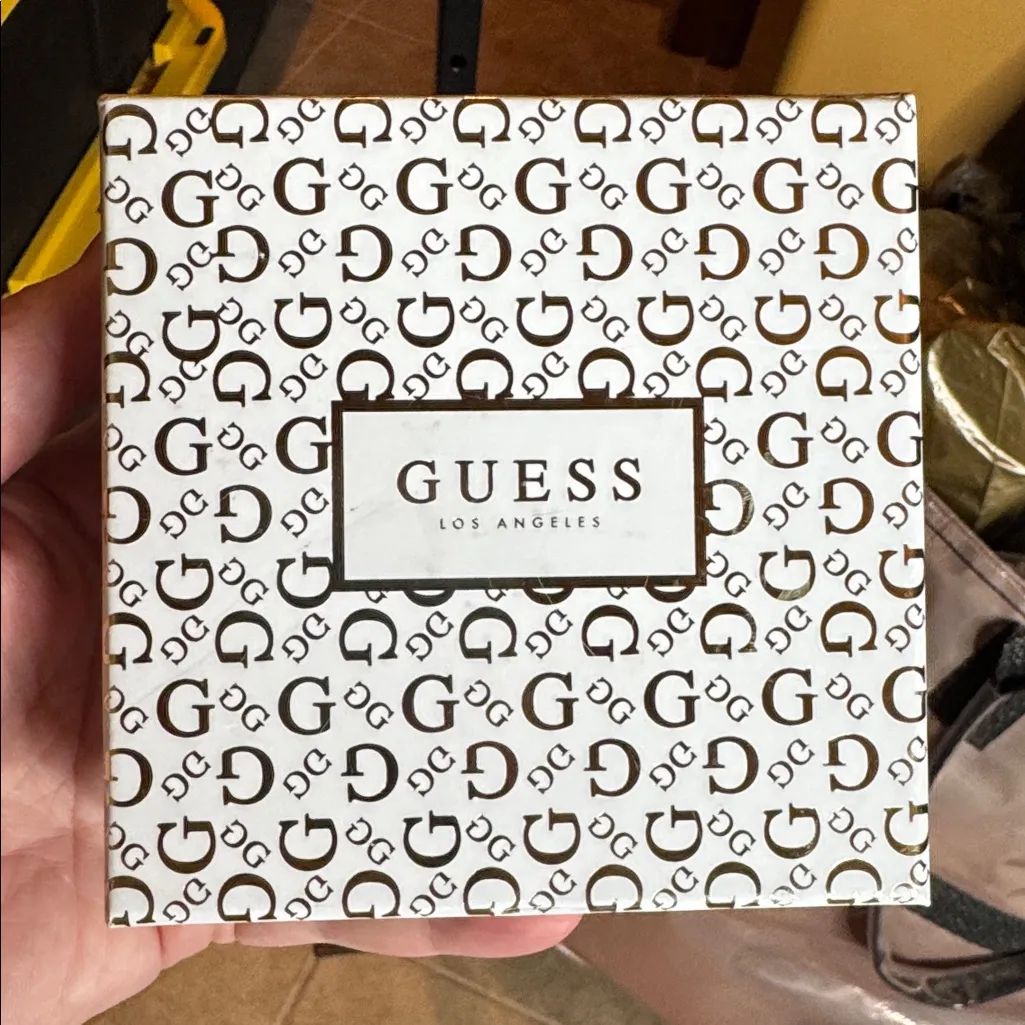 NIB Guess Gold Tone Heart Charm Bracelet - Image 3