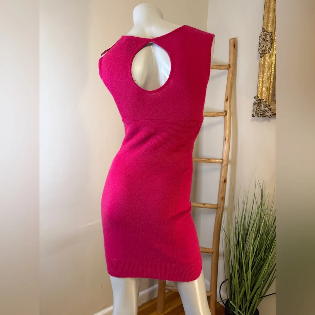 Arden B Dress Sm Sweater Angora Blend Sleeveless Magenta Keyhole Headstock NWT - Image 5