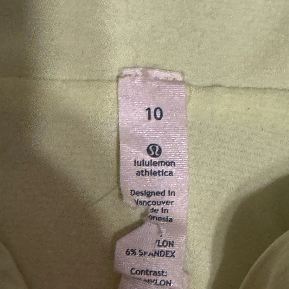 Lululemon  jacket - Image 4