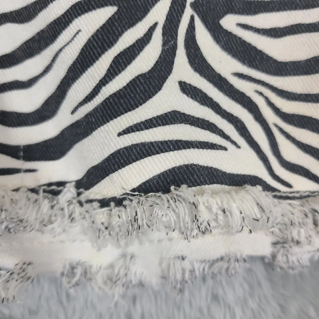 BDG Shorts Womens 28 White Black Zebra‎ Print Denim Cut Off High Rise Button Fly - Image 6