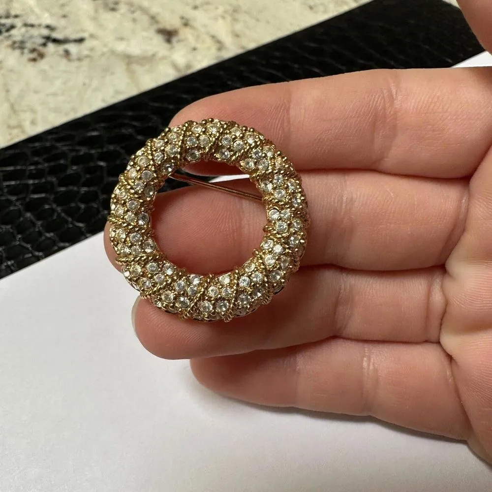 Swarovski Swan Signed Gold Tone Round Wreath Crystal Brooch Pin - Image 3