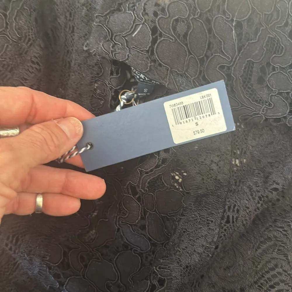 Lucky brand black Mixed Scallop Lace Top long sleeve brand new size small - Image 6