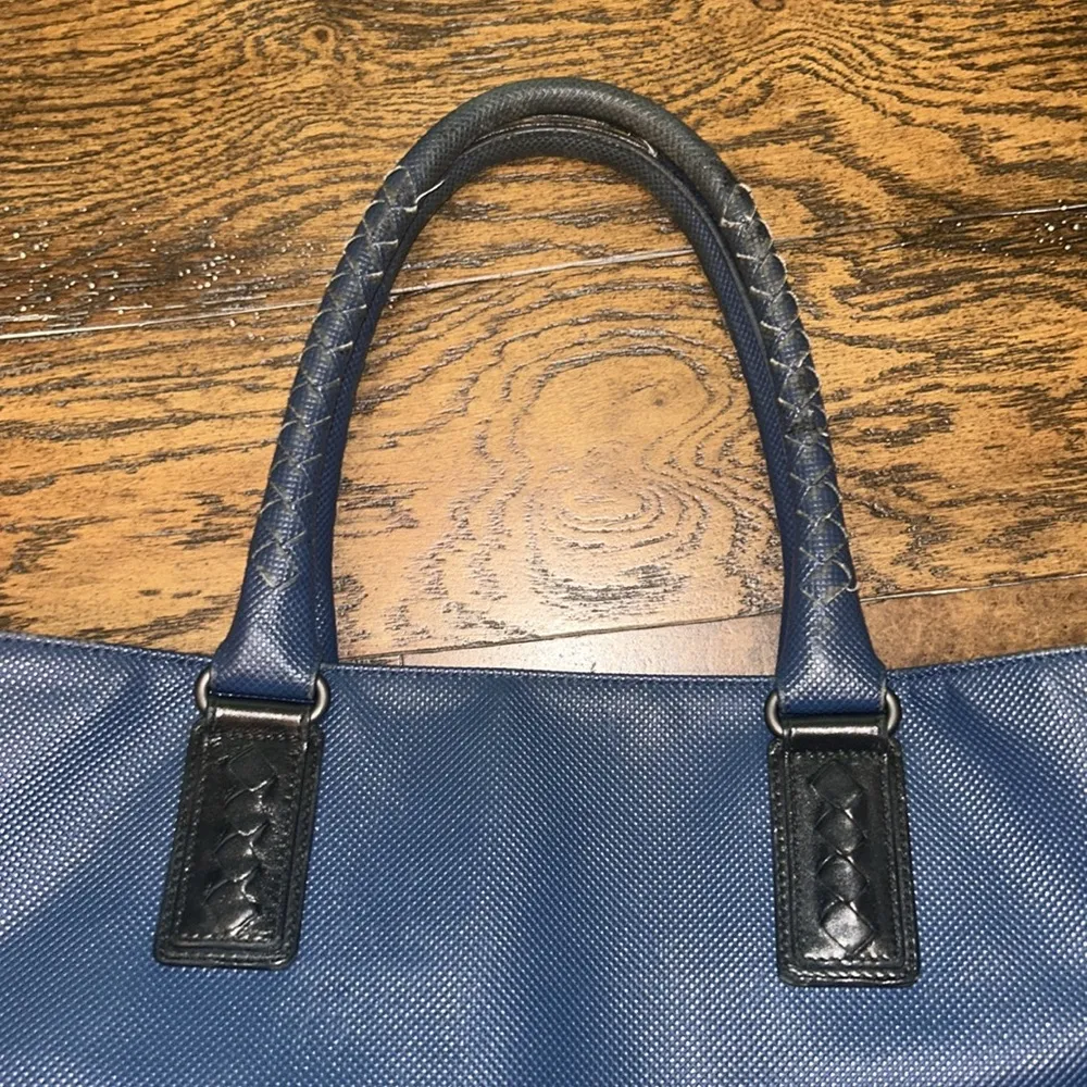 Vintage Classic  Navy Blue Preowned Tote Shoulder Bag - Image 12