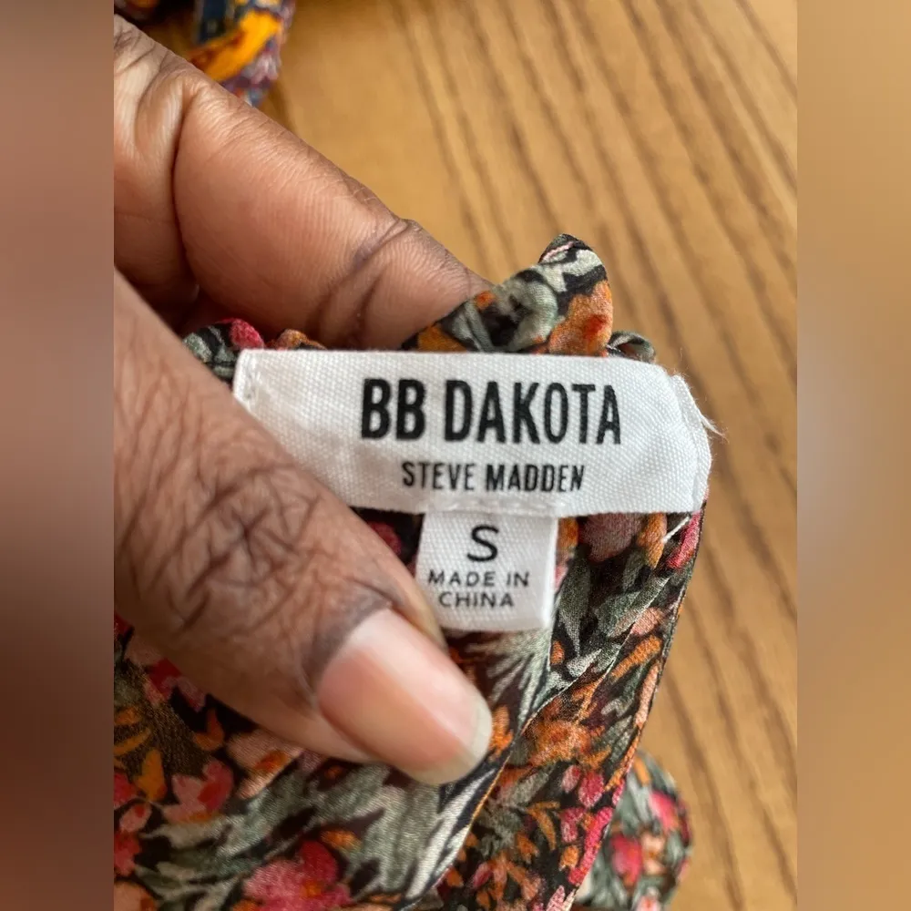 BB Dakota by Steve Madden ditsy sleeveless floral midi dress size S - Image 6