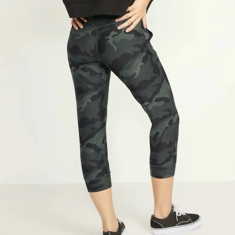 NWT Old Navy Active Powersoft Jogger Size Small Olive Camo Crop High Rise Go-Dry - Image 8