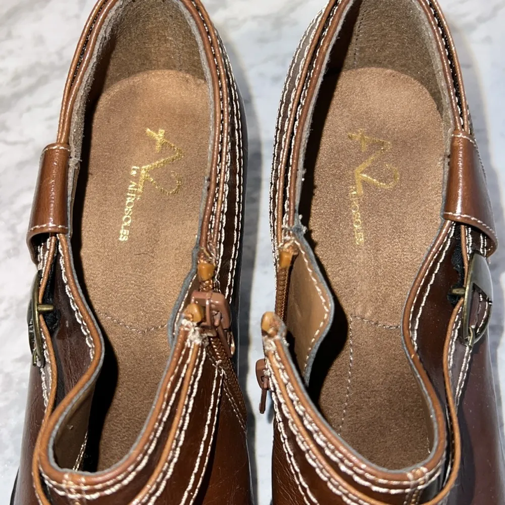 A2 by Aerosoles Brown Ankle Booty Side Zipper Size 8.5 - Image 6