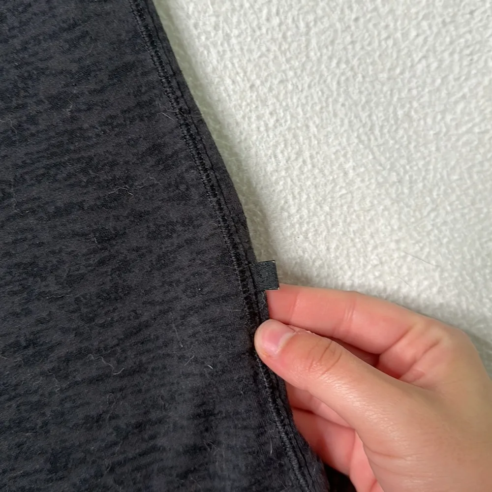 Lululemon Crew T-Shirt in Heathered Core Black - Image 4