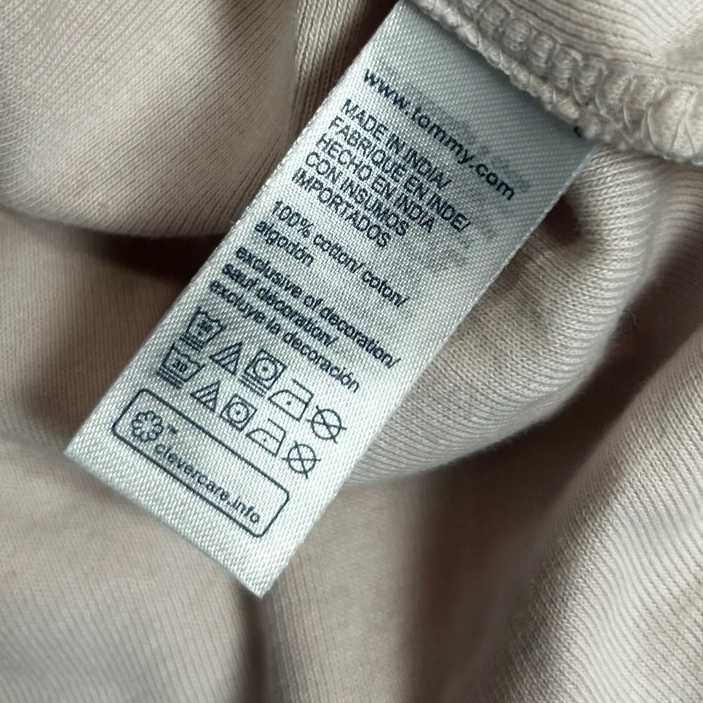 Tommy Hilfiger Light Pink Short Sleeve Crewneck Baby Tee T Shirt Size Medium - Image 5