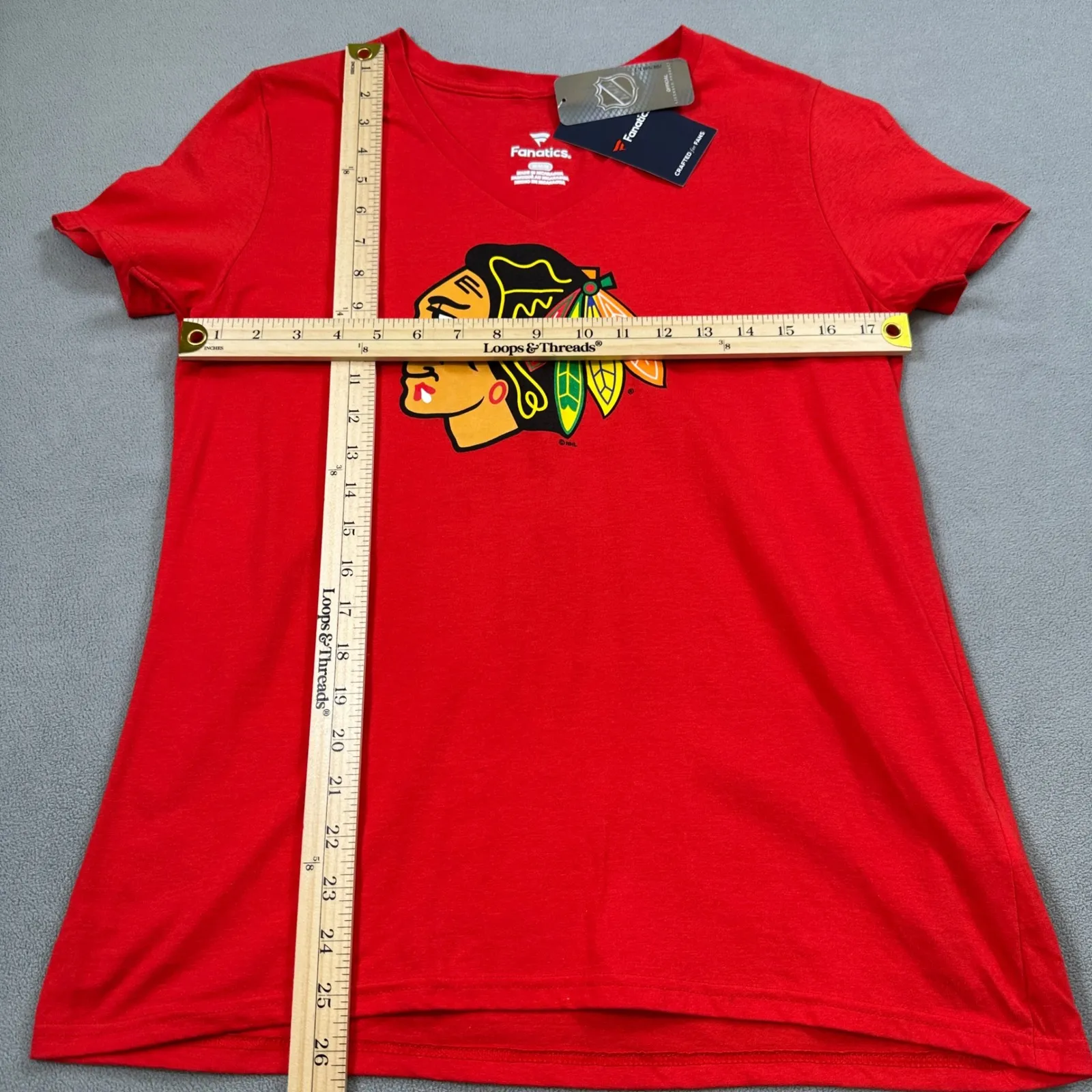 NWT Fanatics Chicago Blackhawks Shirt Womens M V Neck NHL Short Sleeve Hockey - Image 3