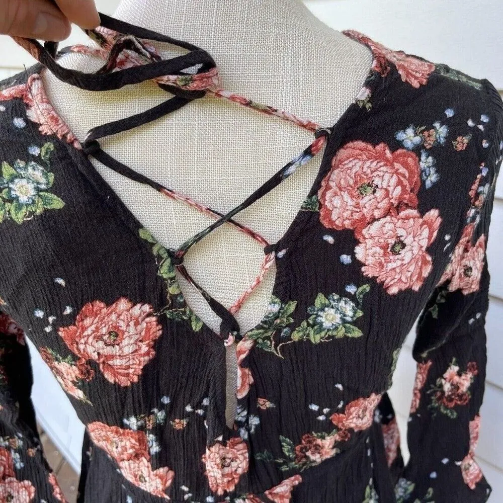 American Rag Floral Top Blouse Womens Sz XS Black Lace Up Back Bell Sleeves Boho - Image 2
