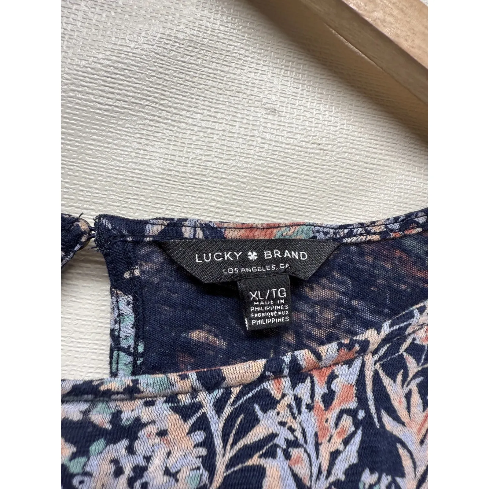 Lucky Brand Womens Sz XL Top Floral Boho Artsy Flutter Sleeve Purple‎ Blue - Image 3