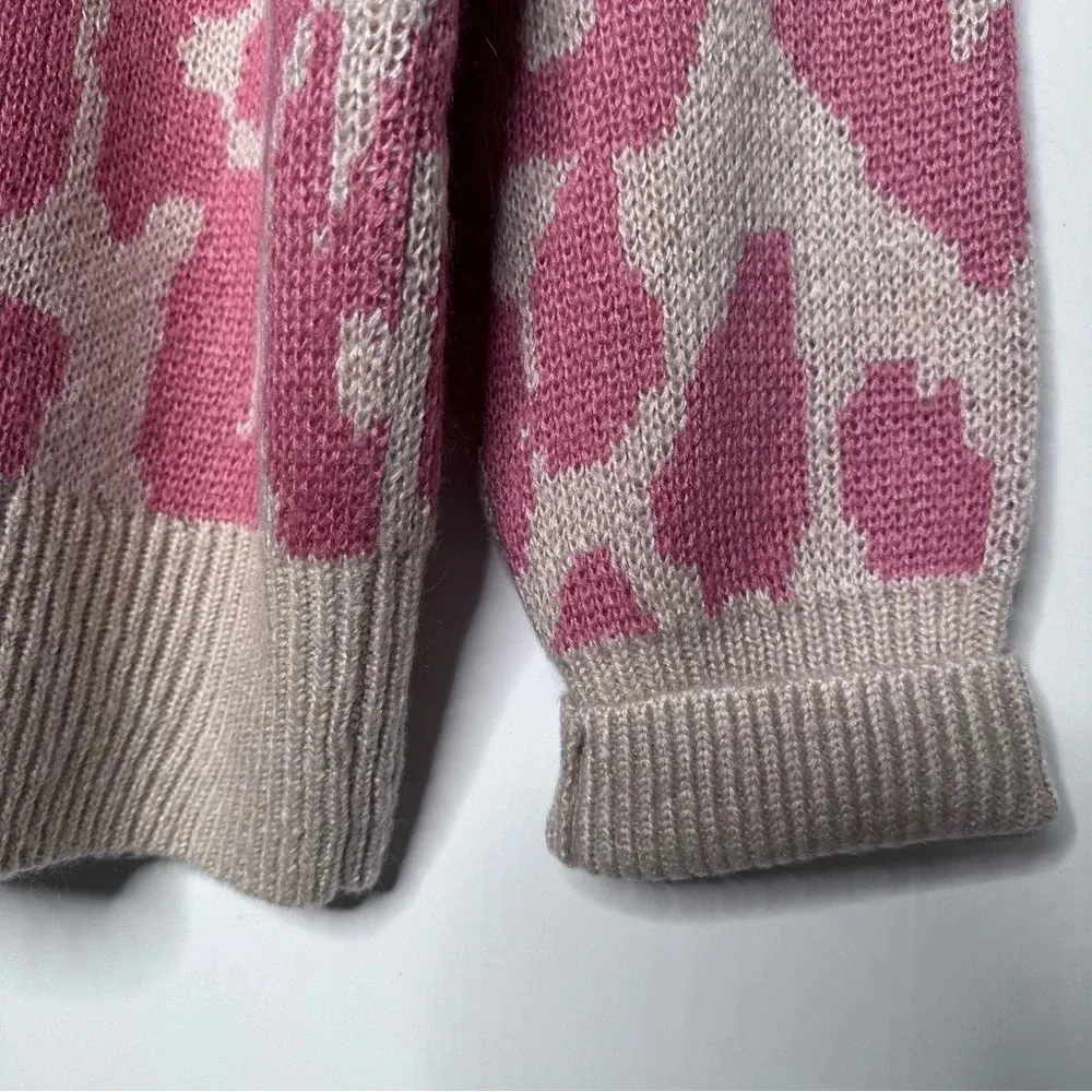 ODDY NWOT Cream and Pink Animal Print Sweater Size 1XL/2XL - Image 7